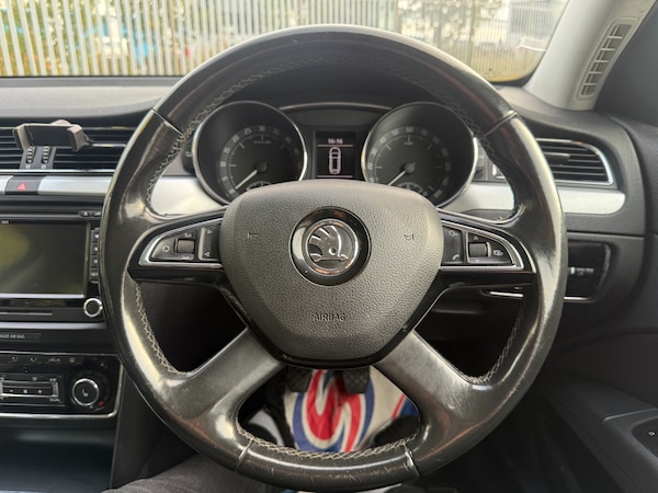 Used Skoda Superb 2015 for sale - 76252416: Photo 15