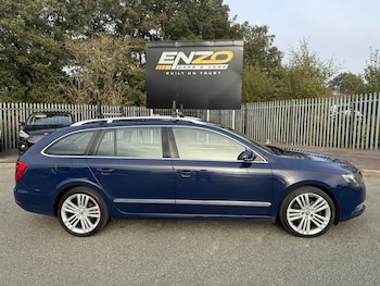 Used Skoda Superb 2015 for sale - 76252416: Photo
