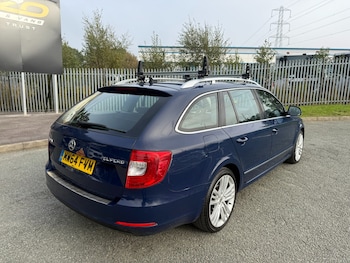 Used Skoda Superb 2015 for sale - 76252416: Photo