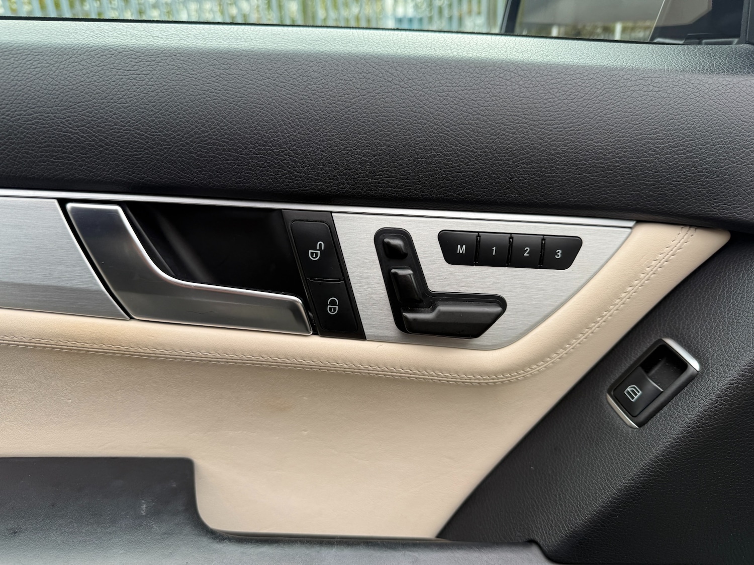 Used Mercedes-Benz C Class 2013 for sale - 76383199: Photo 12