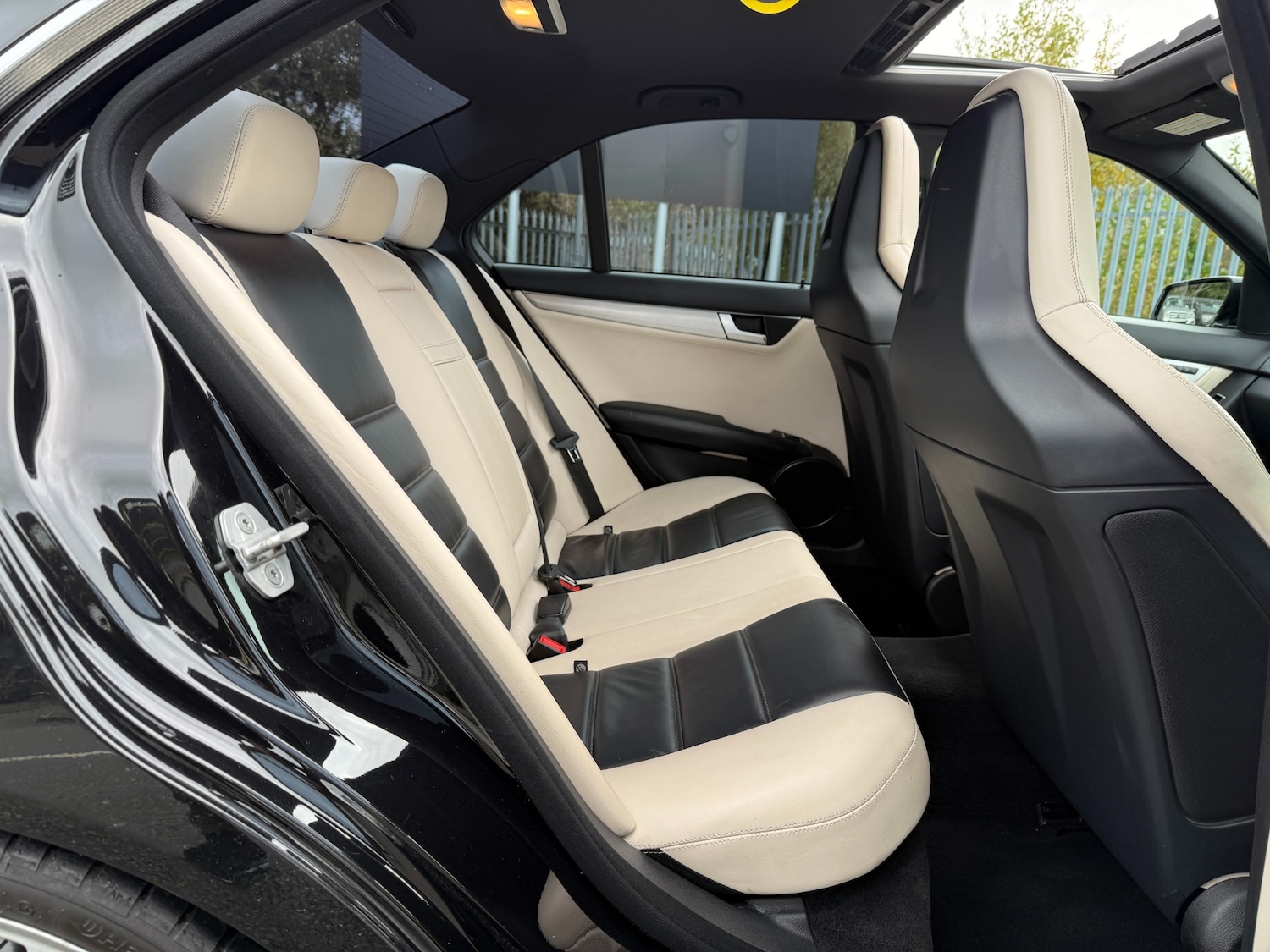 Used Mercedes-Benz C Class 2013 for sale - 76383199: Photo 18