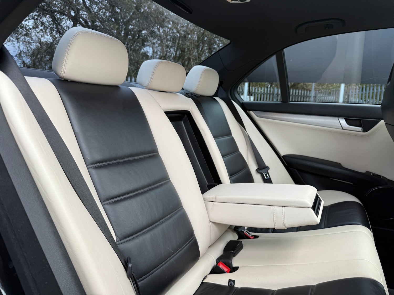 Used Mercedes-Benz C Class 2013 for sale - 76383199: Photo 19