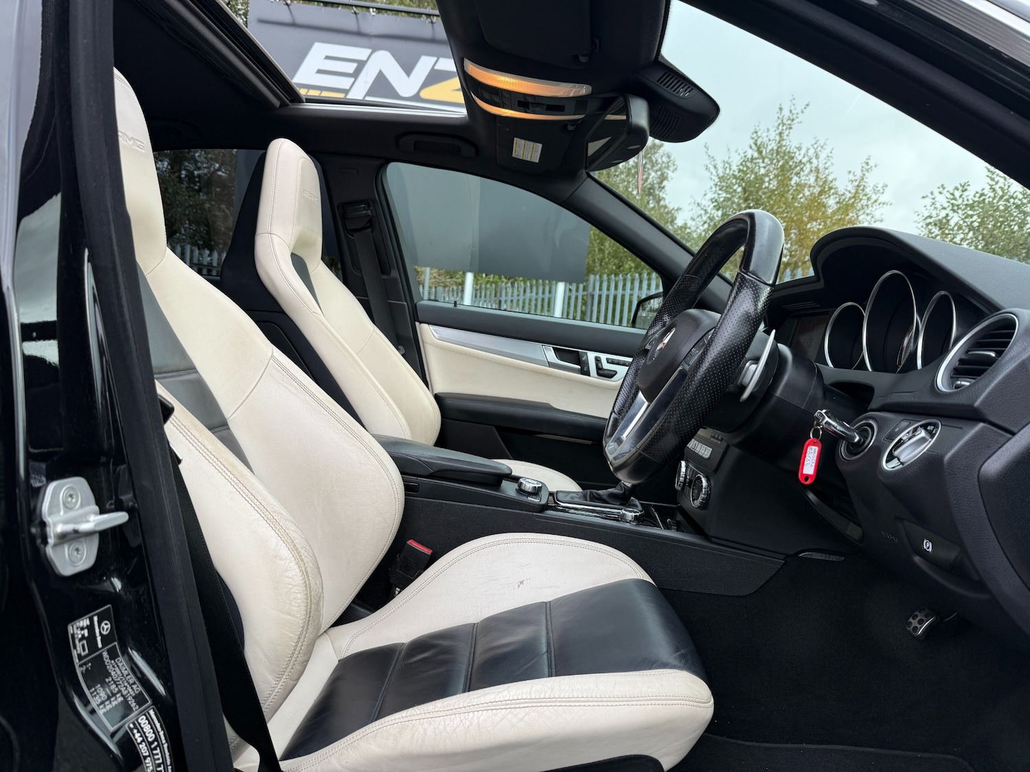 Used Mercedes-Benz C Class 2013 for sale - 76383199: Photo 25