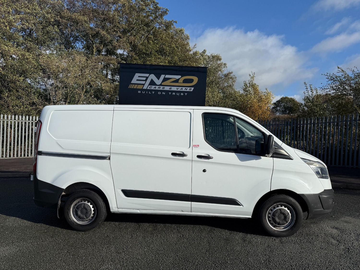 Used Ford Transit Custom 2017 for sale - 77088110: Photo 2