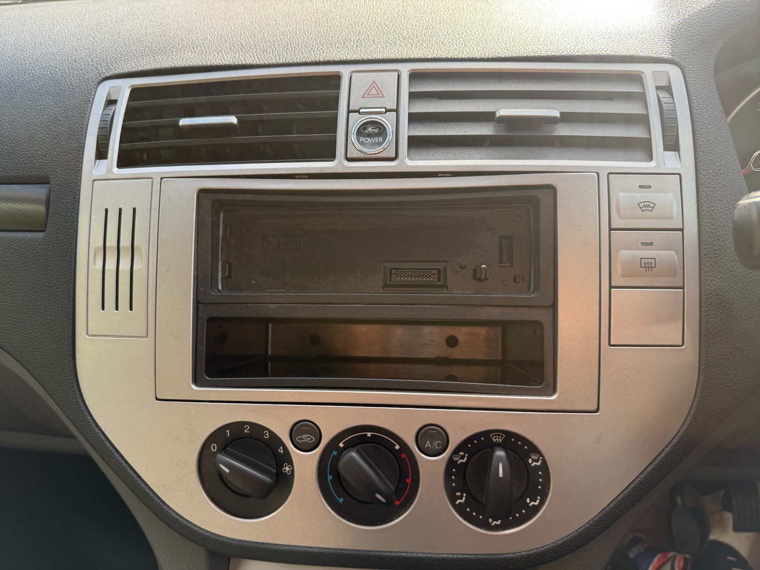 Used Ford Kuga 2010 for sale - 76117224: Photo 19
