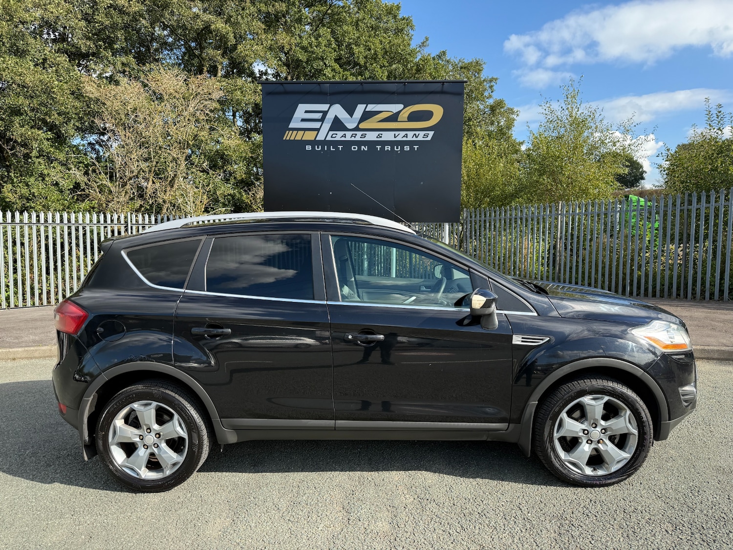 Used Ford Kuga 2010 for sale - 76117224: Photo 2