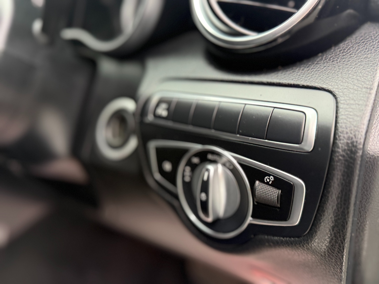 Used Mercedes-Benz C Class 2018 for sale - 77543817: Photo 24