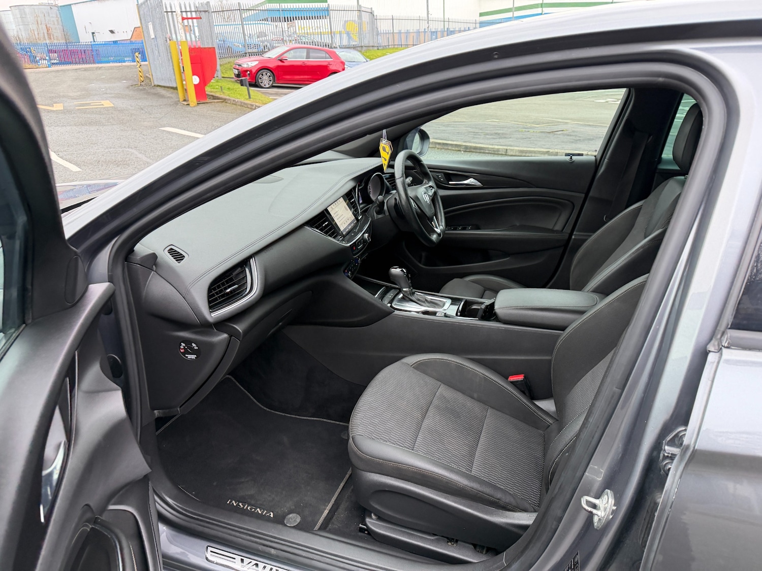 Used Vauxhall Insignia 2017 for sale - 77501560: Photo 9