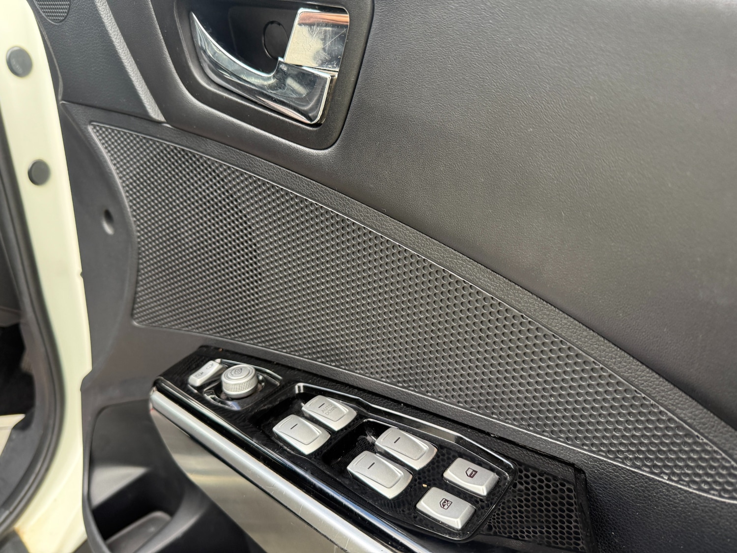 Used Ssangyong Tivoli 2015 for sale - 76382677: Photo 15