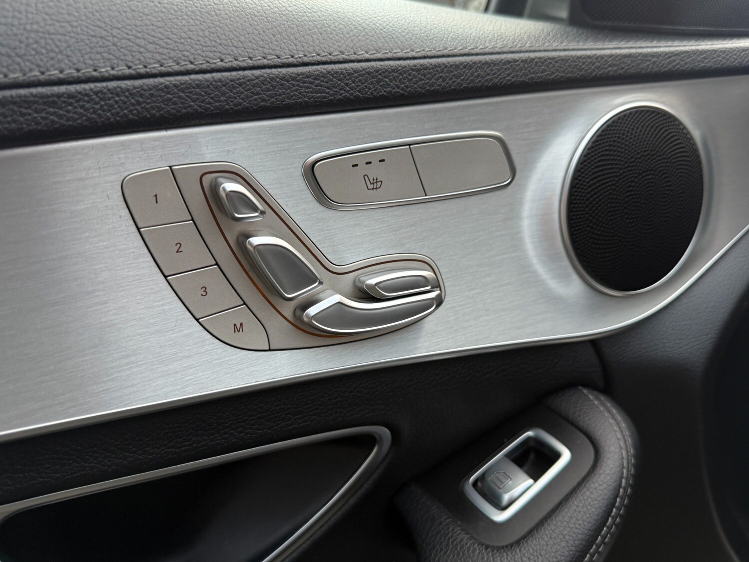 Used Mercedes-Benz C Class 2015 for sale - 76918728: Photo 15