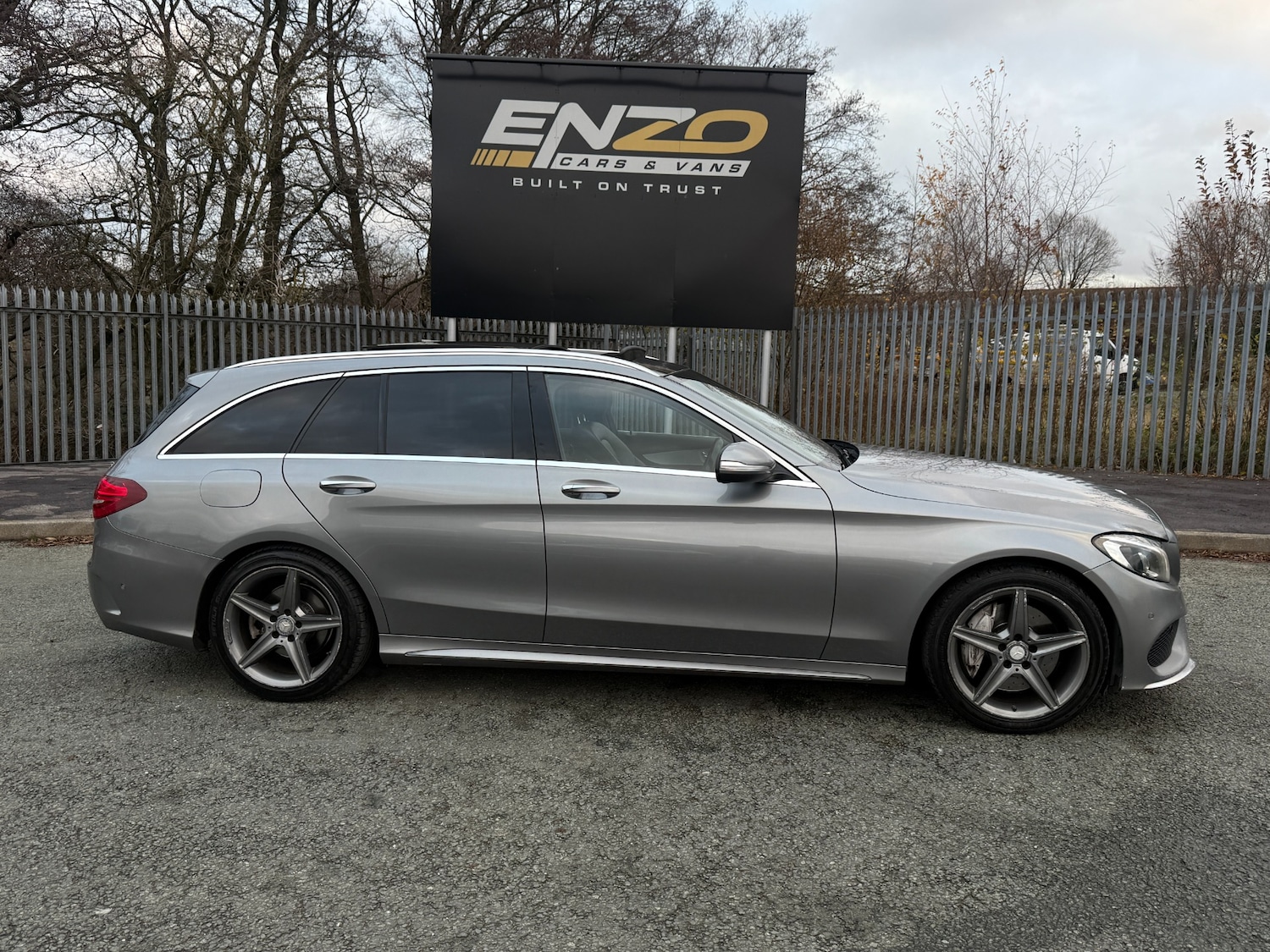 Used Mercedes-Benz C Class 2015 for sale - 76918728: Photo 3