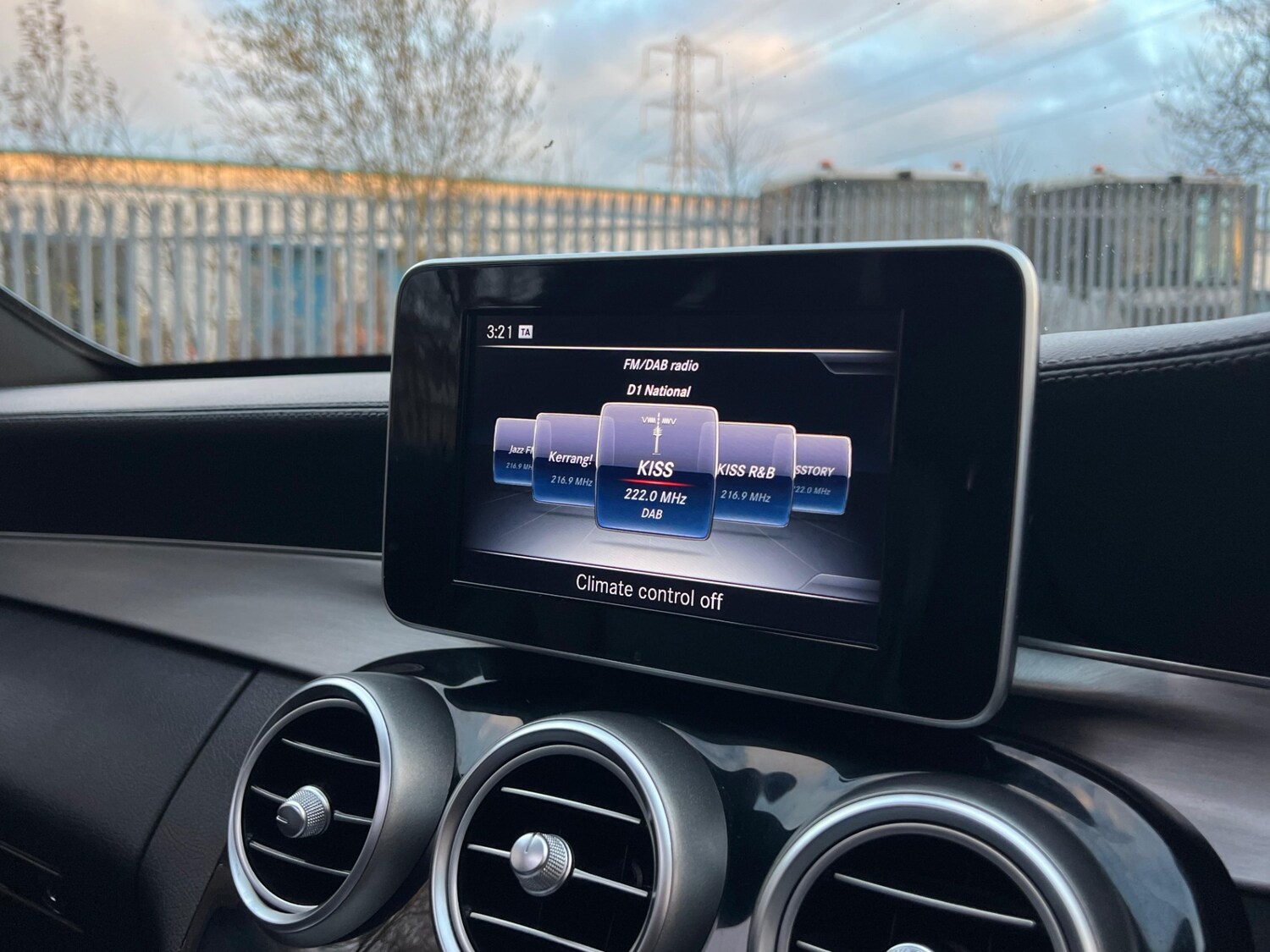 Used Mercedes-Benz C Class 2015 for sale - 76918728: Photo 38