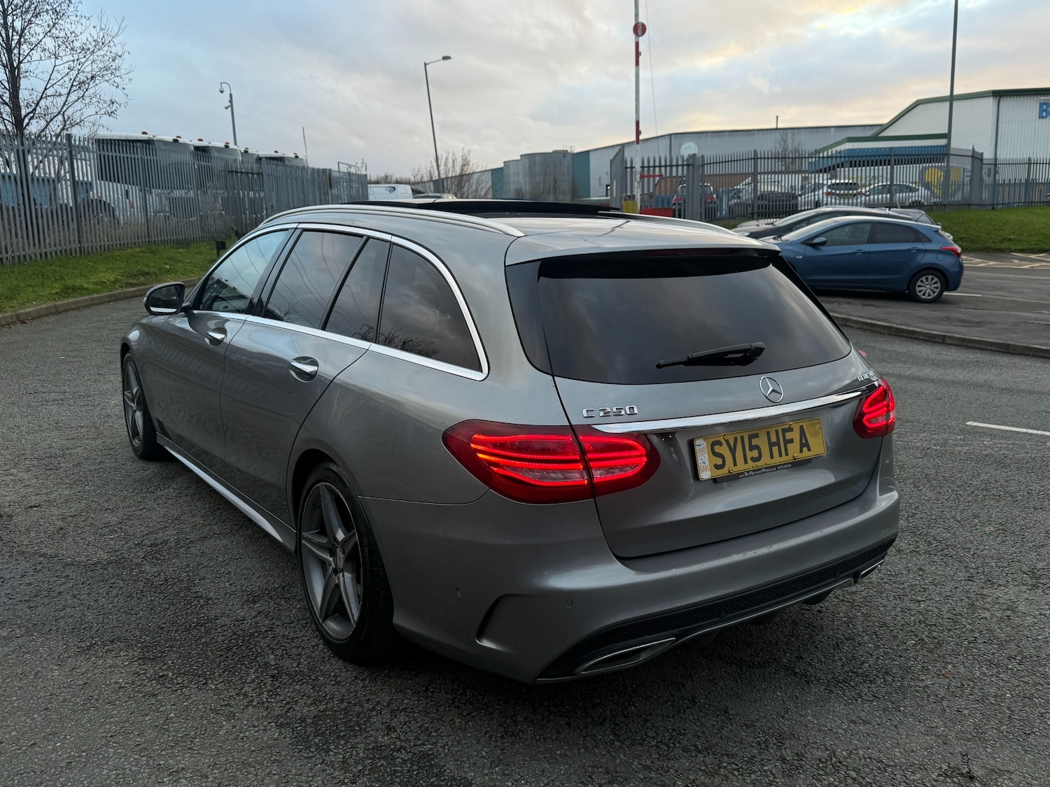 Used Mercedes-Benz C Class 2015 for sale - 76918728: Photo 6