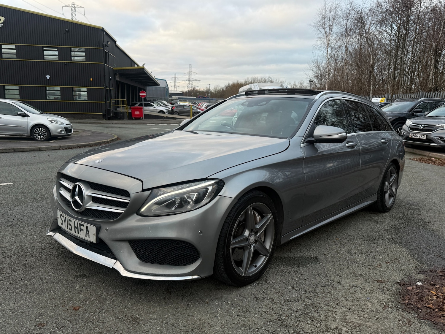 Used Mercedes-Benz C Class 2015 for sale - 76918728: Photo 8