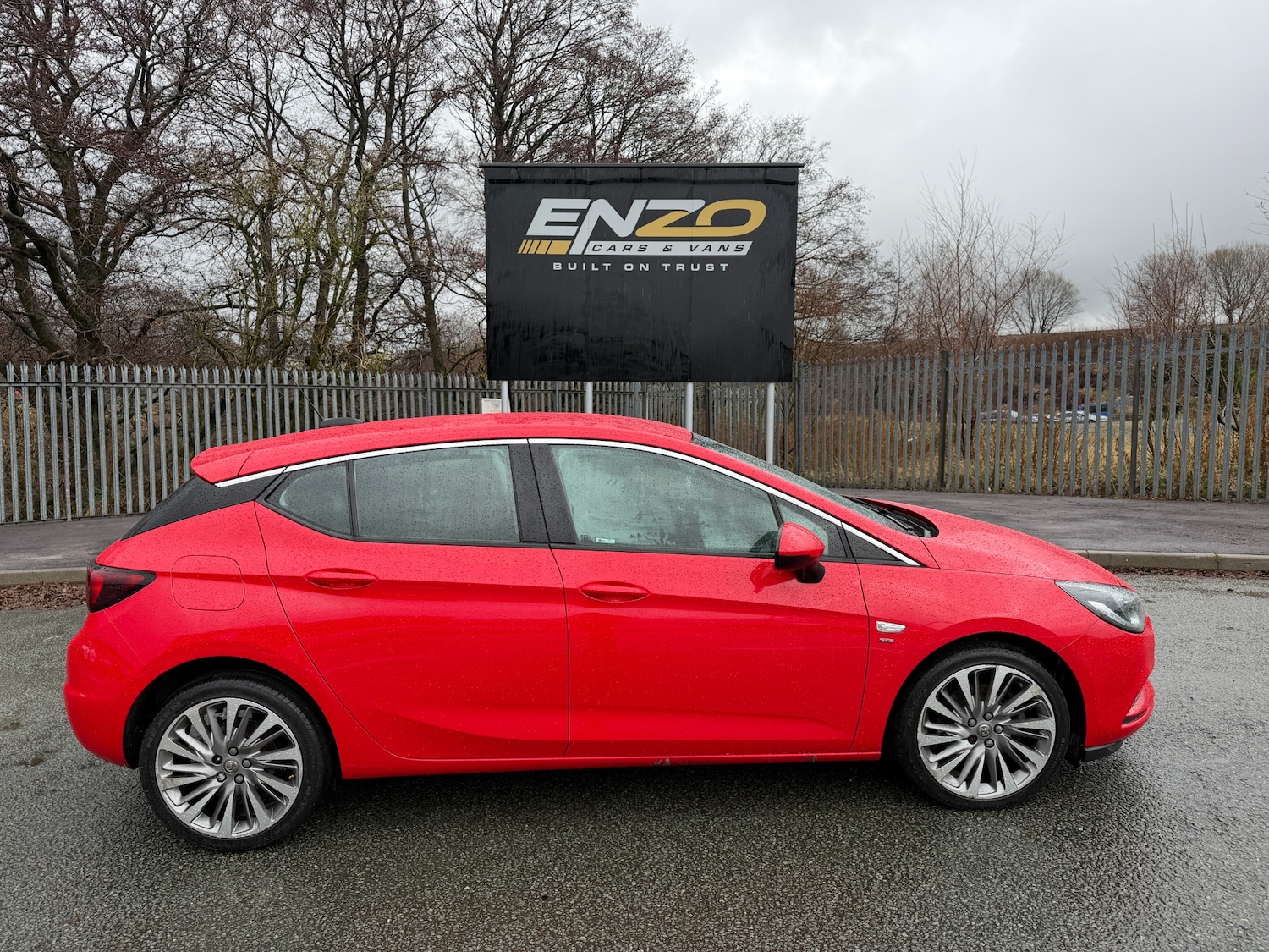 Used Vauxhall Astra 2016 for sale - 77170758: Photo 2