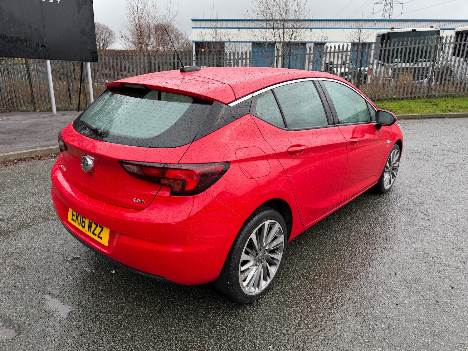 Used Vauxhall Astra 2016 for sale - 77170758: Photo 3