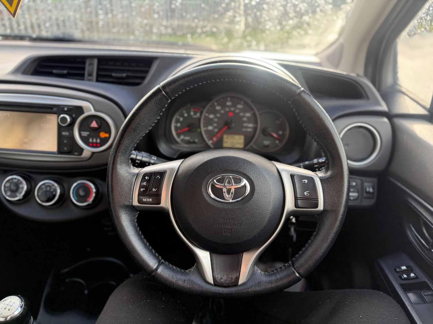 Used Toyota Yaris 2013 for sale - 77568525: Photo 21