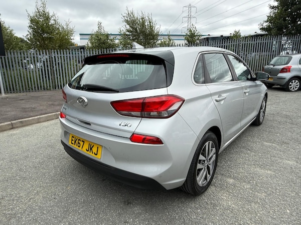 Used Hyundai i30 2017 for sale - 75726623: Photo 3