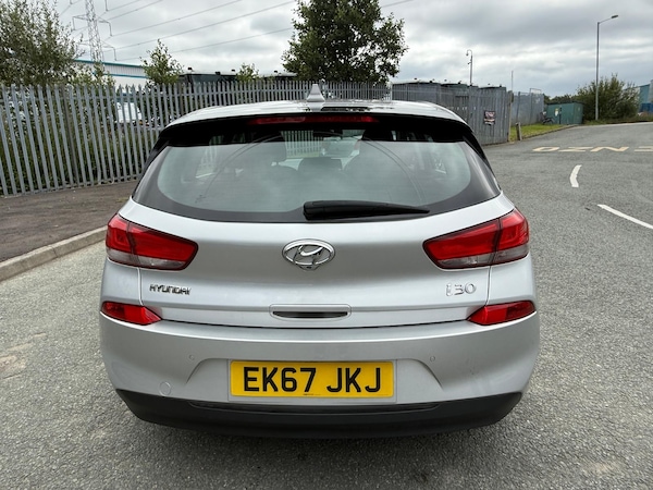 Used Hyundai i30 2017 for sale - 75726623: Photo 4