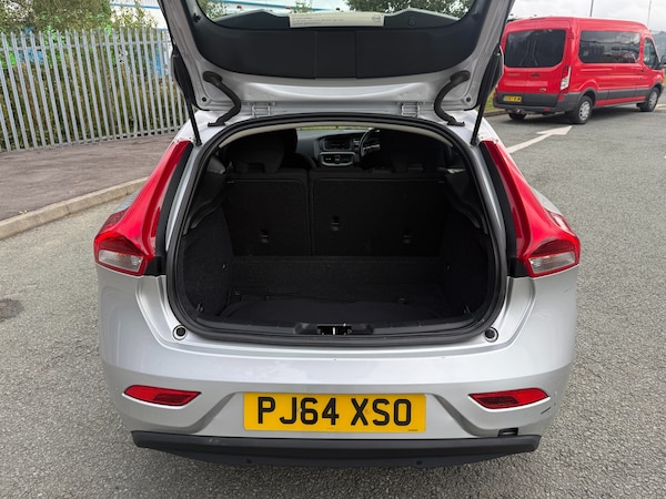 Used Volvo V40 2014 for sale - 76194773: Photo 10