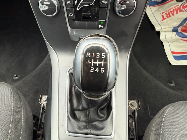 Used Volvo V40 2014 for sale - 76194773: Photo 15