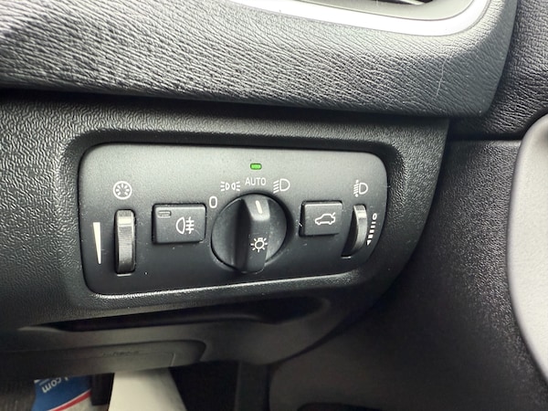 Used Volvo V40 2014 for sale - 76194773: Photo 19