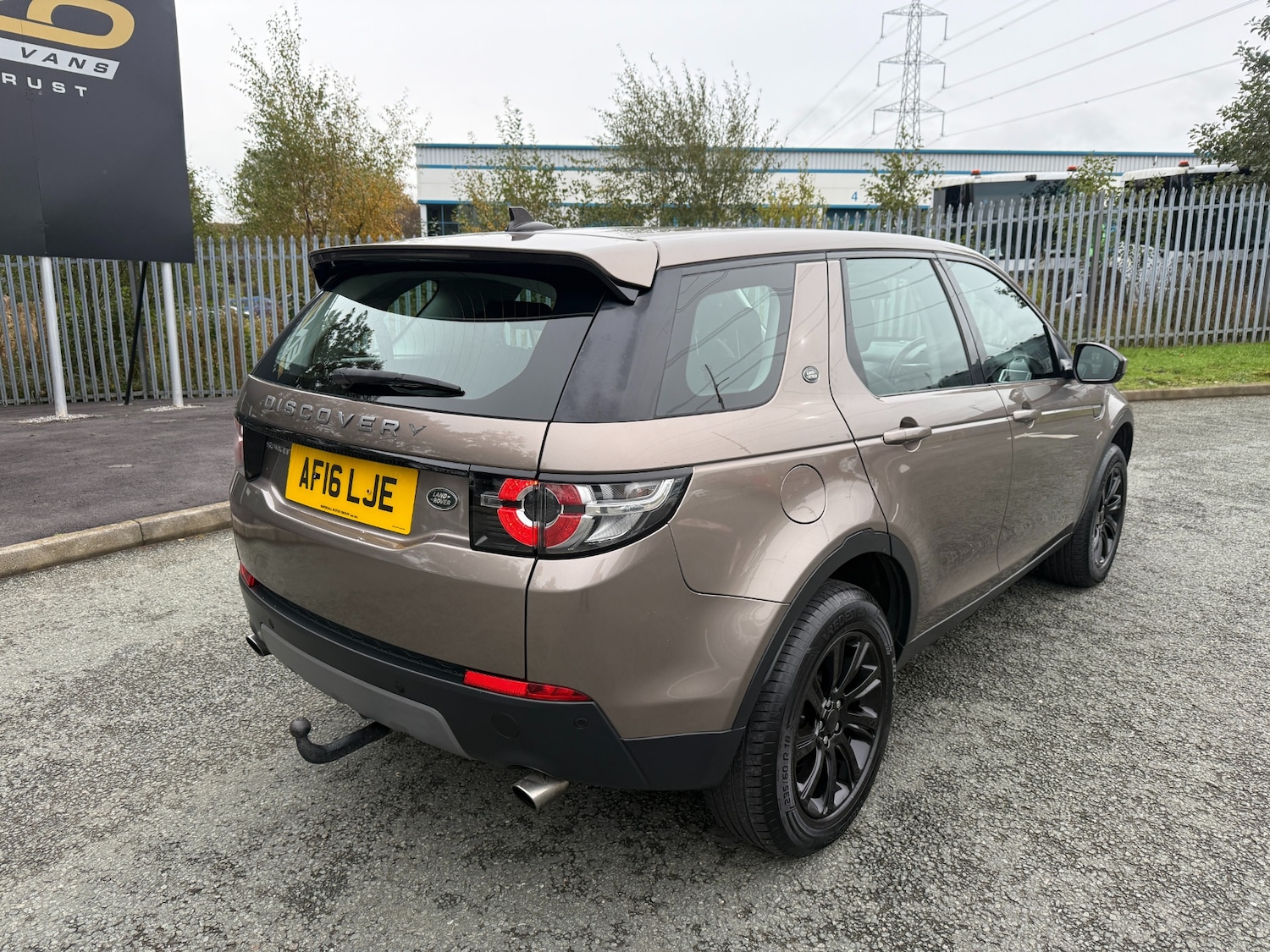 Used Land Rover Discovery Sport 2016 for sale - 76424803: Photo 3