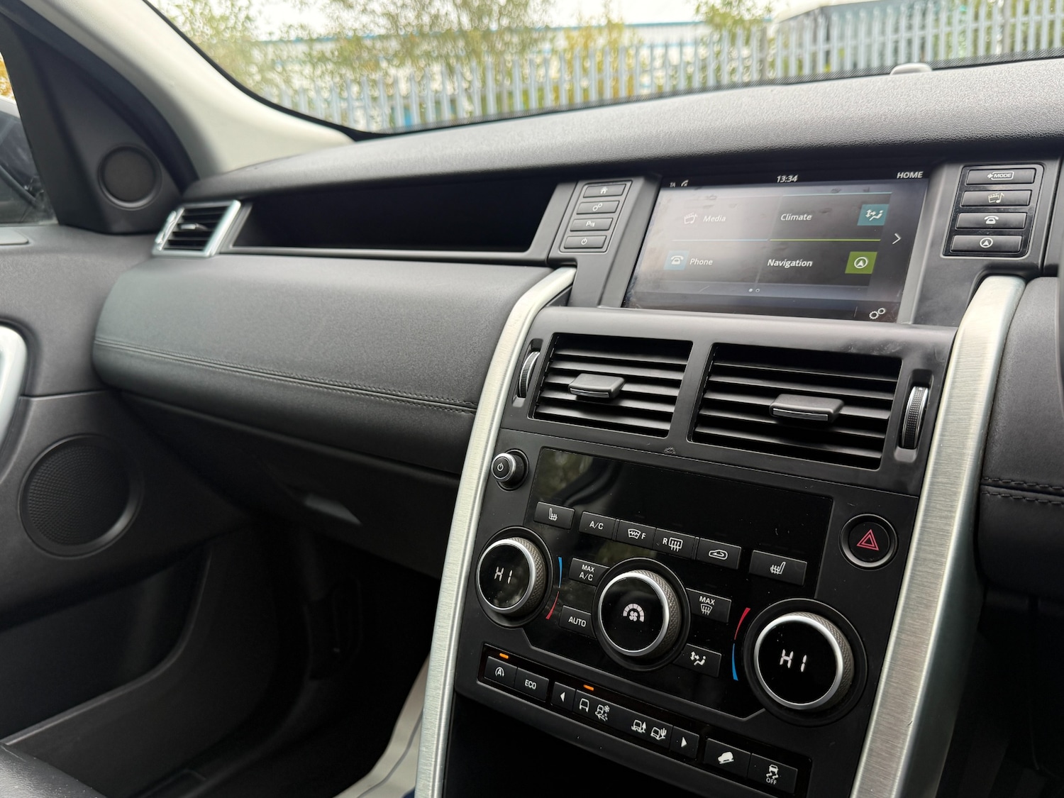 Used Land Rover Discovery Sport 2016 for sale - 76424803: Photo 32