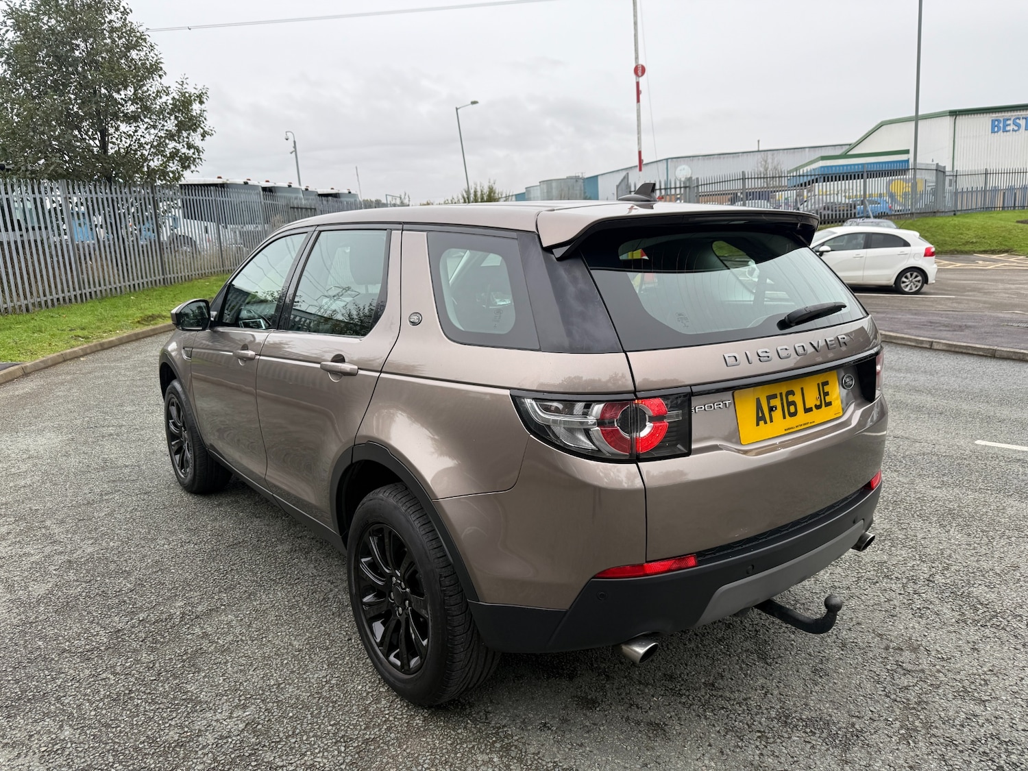 Used Land Rover Discovery Sport 2016 for sale - 76424803: Photo 5