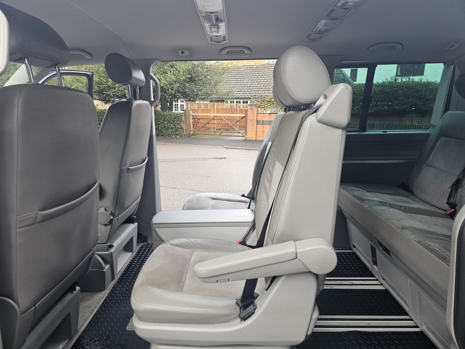 Used Volkswagen Caravelle 2012 for sale - 77482227: Photo 11