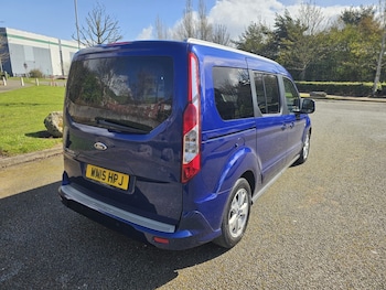 Used Ford Grand Tourneo Connect 2015 for sale - 78055787: Photo