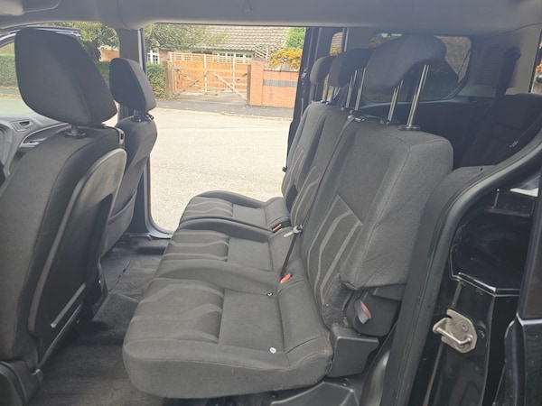 Used Ford Grand Tourneo Connect 2015 for sale - 76226126: Photo 10