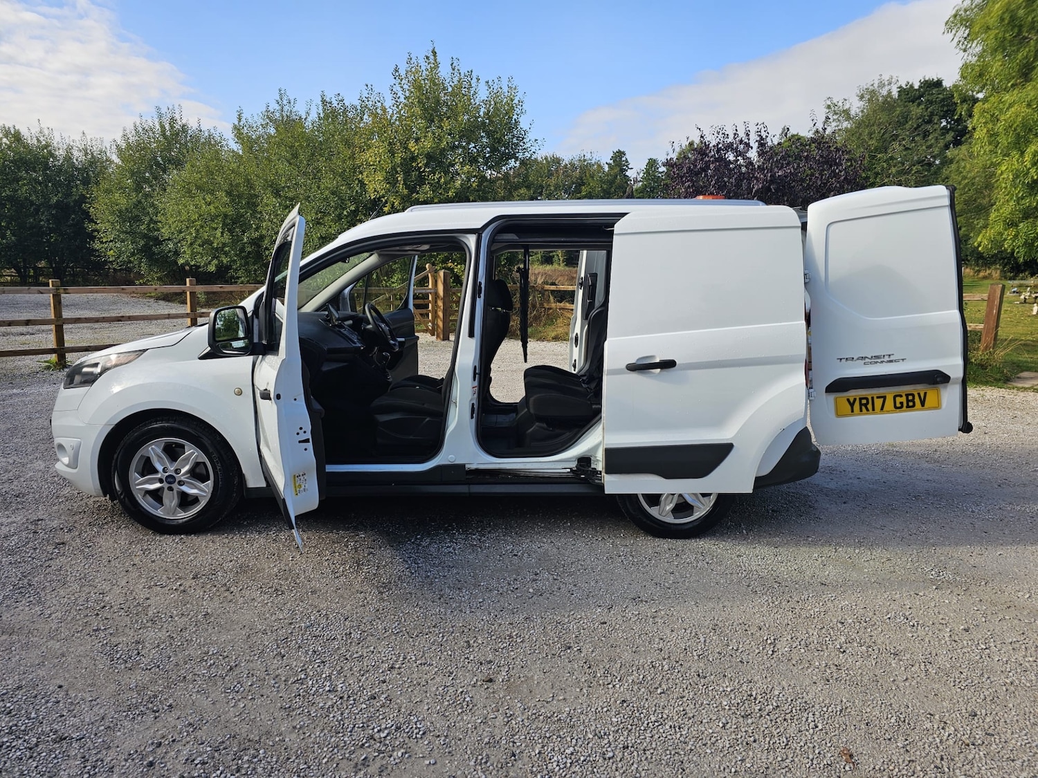 Used Ford Transit Connect 2017 for sale - 76238532: Photo 11