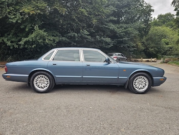 Used Jaguar XJ 1999 for sale - 75602222: Photo