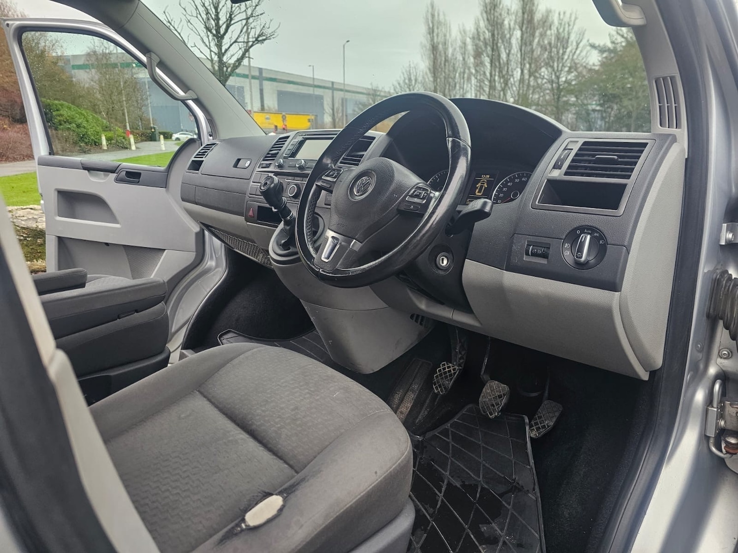 Used Volkswagen Transporter 2014 for sale - 76987159: Photo 12