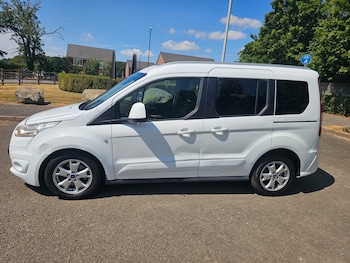 Used Ford Tourneo Connect 2015 for sale - 79328359: Photo