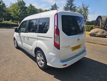 Used Ford Tourneo Connect 2015 for sale - 79328359: Photo