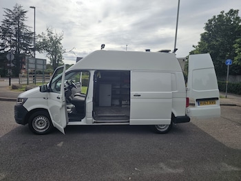 Used Volkswagen Transporter 2017 for sale - 79061126: Photo