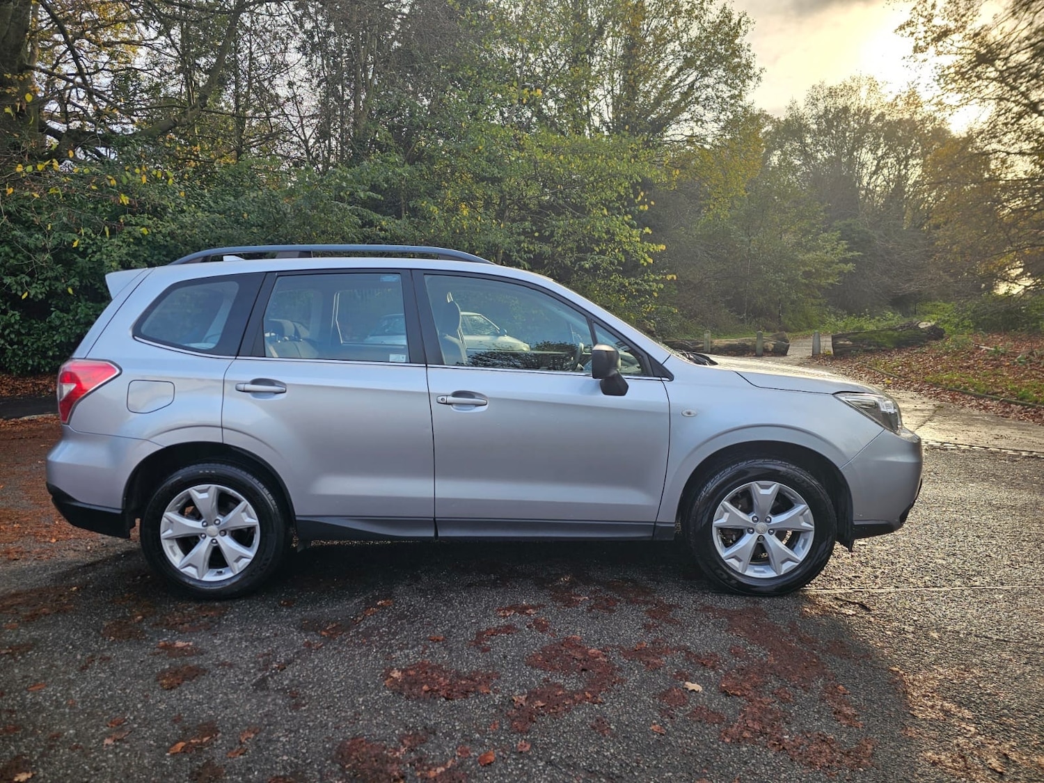 Used Subaru Forester 2015 for sale - 76631081: Photo 2