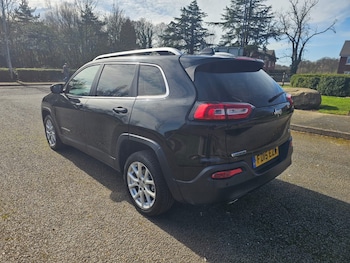 Used Jeep Cherokee 2015 for sale - 77918222: Photo