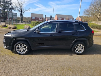 Used Jeep Cherokee 2015 for sale - 77918222: Photo
