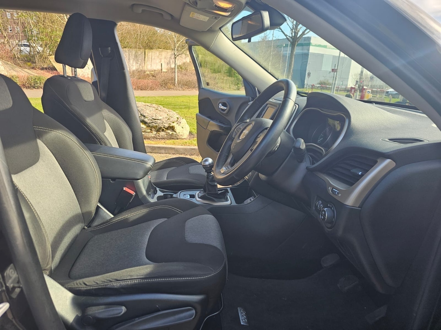 Used Jeep Cherokee 2015 for sale - 77918222: Photo 6