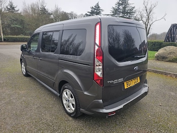 Used Ford Grand Tourneo Connect 2017 for sale - 77804912: Photo