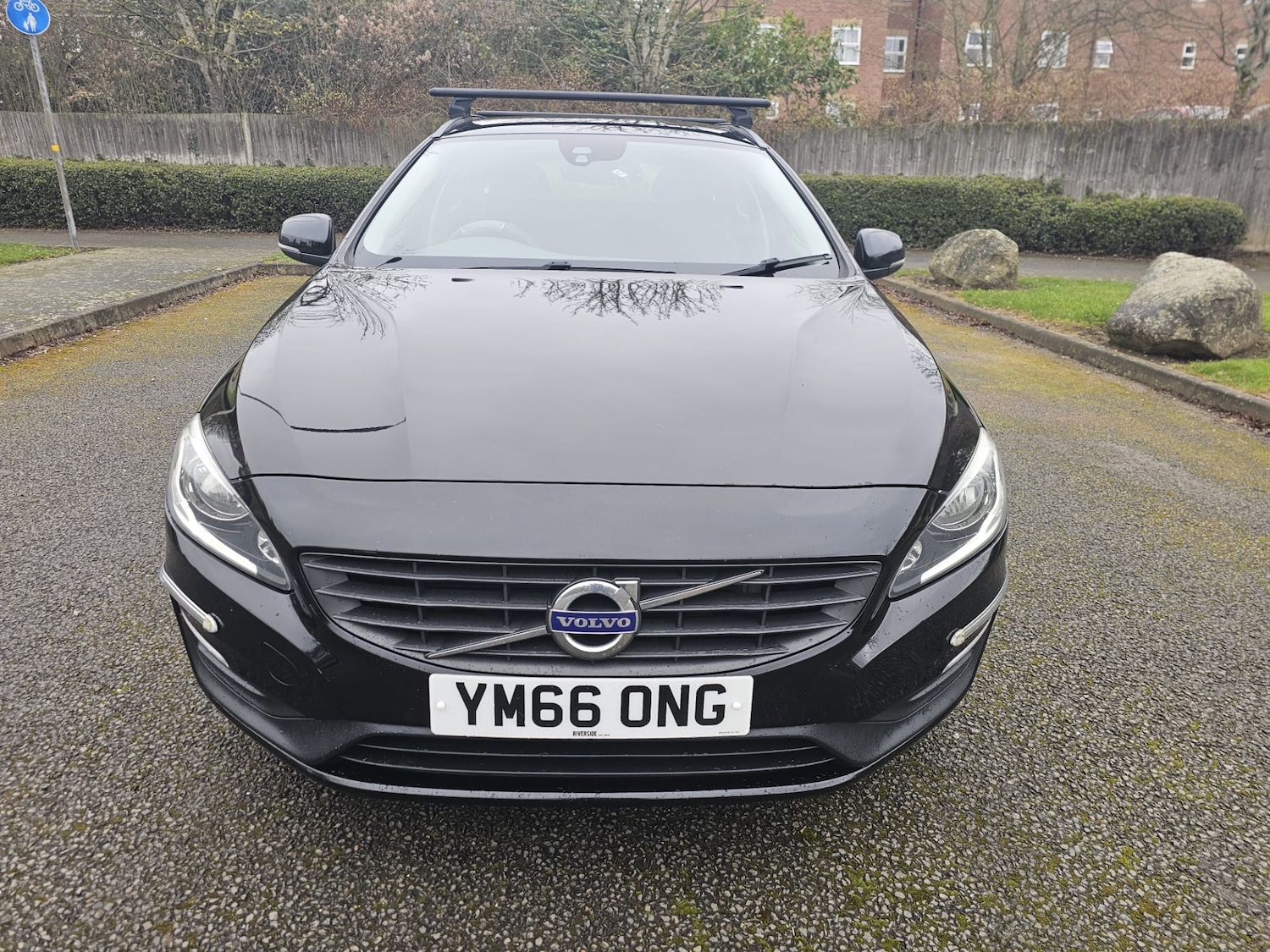 Used Volvo V60 2017 for sale - 78046609: Photo 2