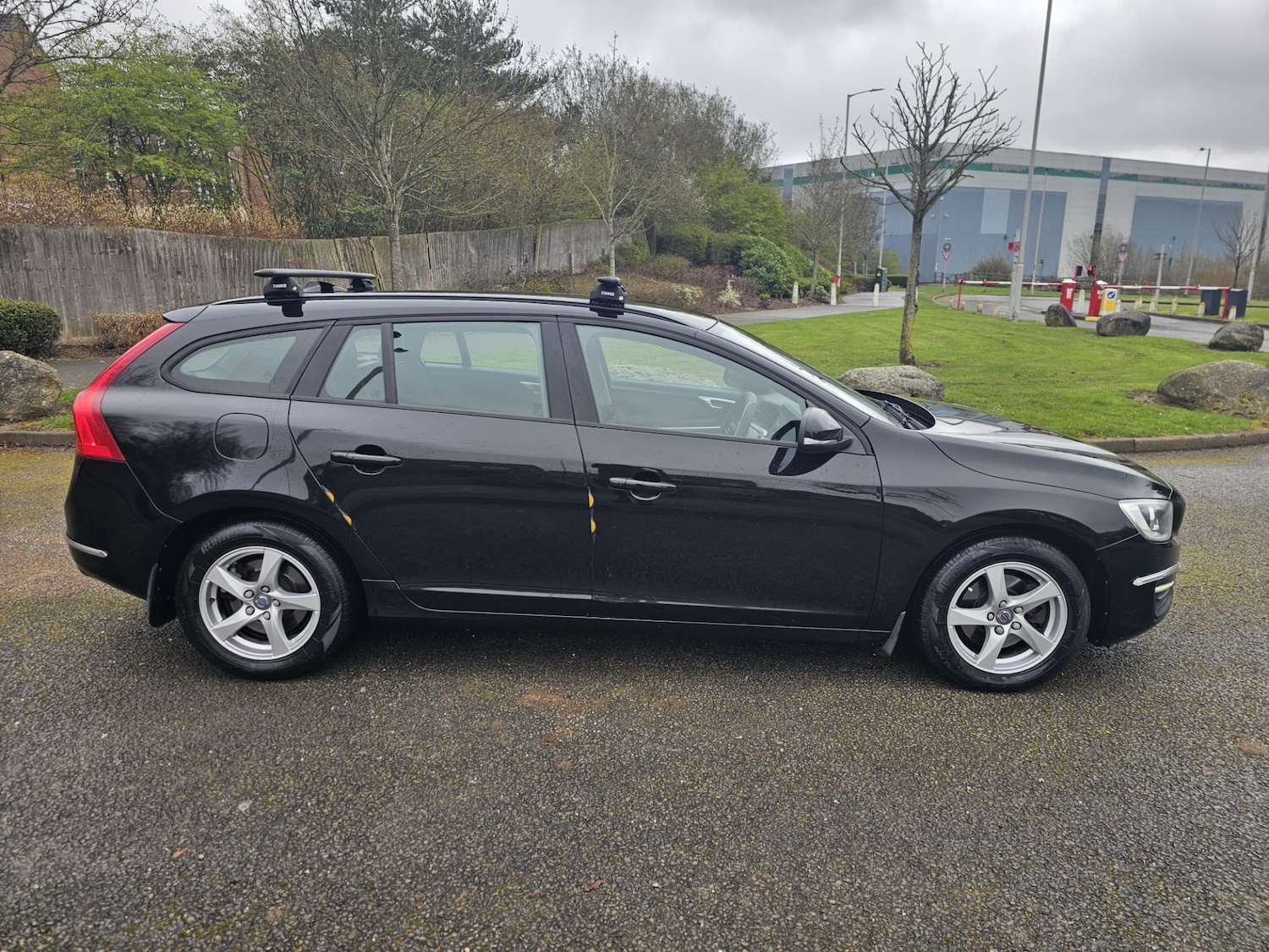 Used Volvo V60 2017 for sale - 78046609: Photo 4