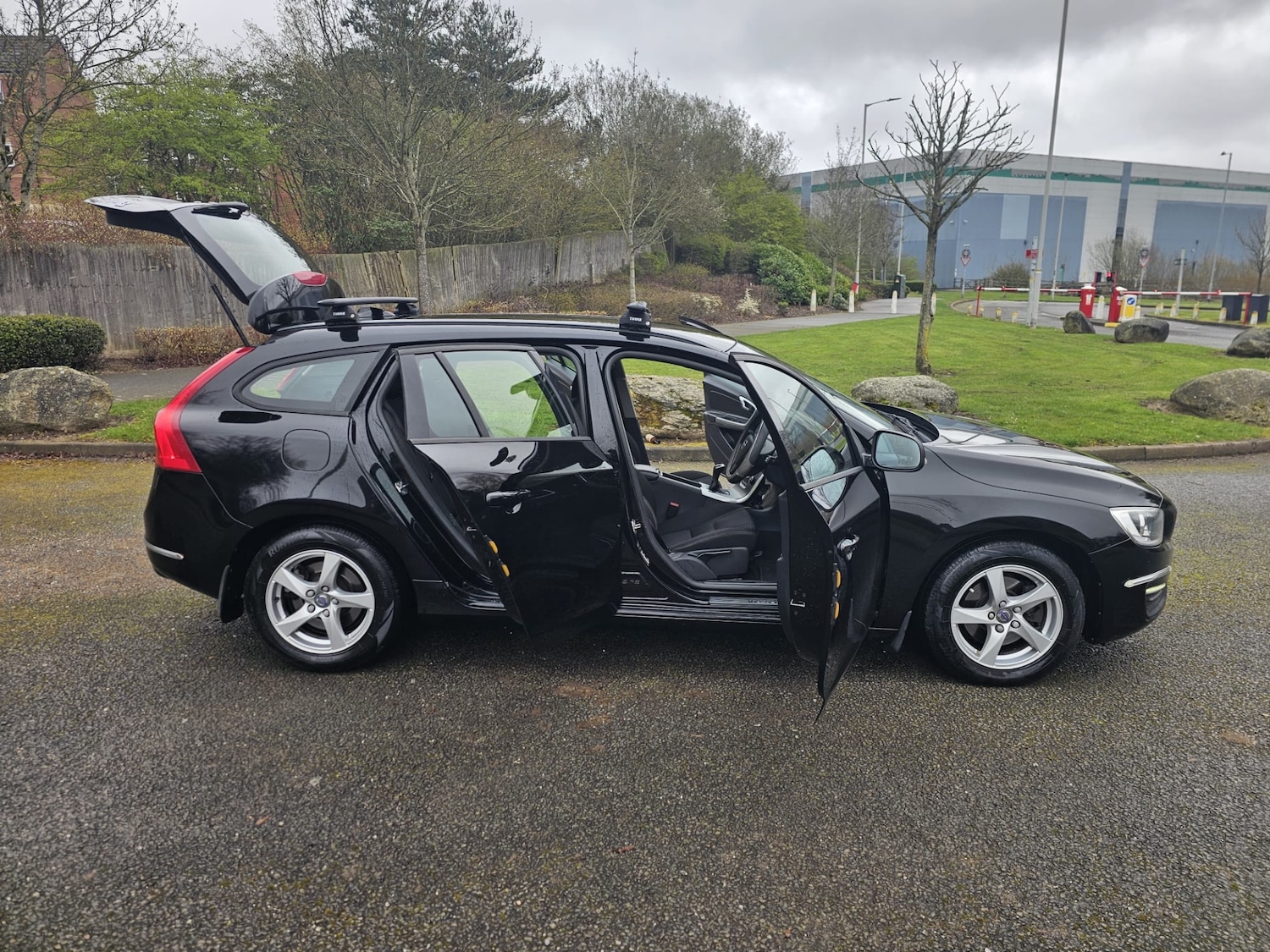 Used Volvo V60 2017 for sale - 78046609: Photo 6