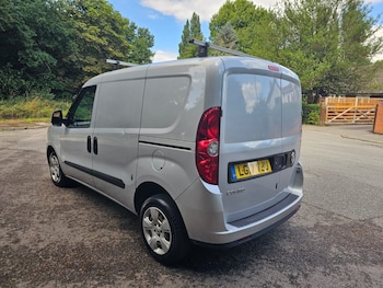Used Vauxhall Combo 2017 for sale - 75287666: Photo