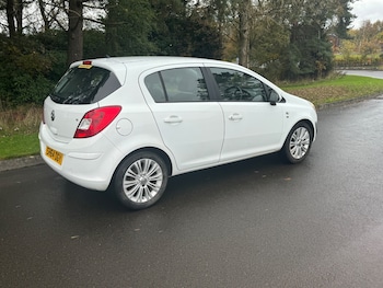 Vauxhall - Corsa