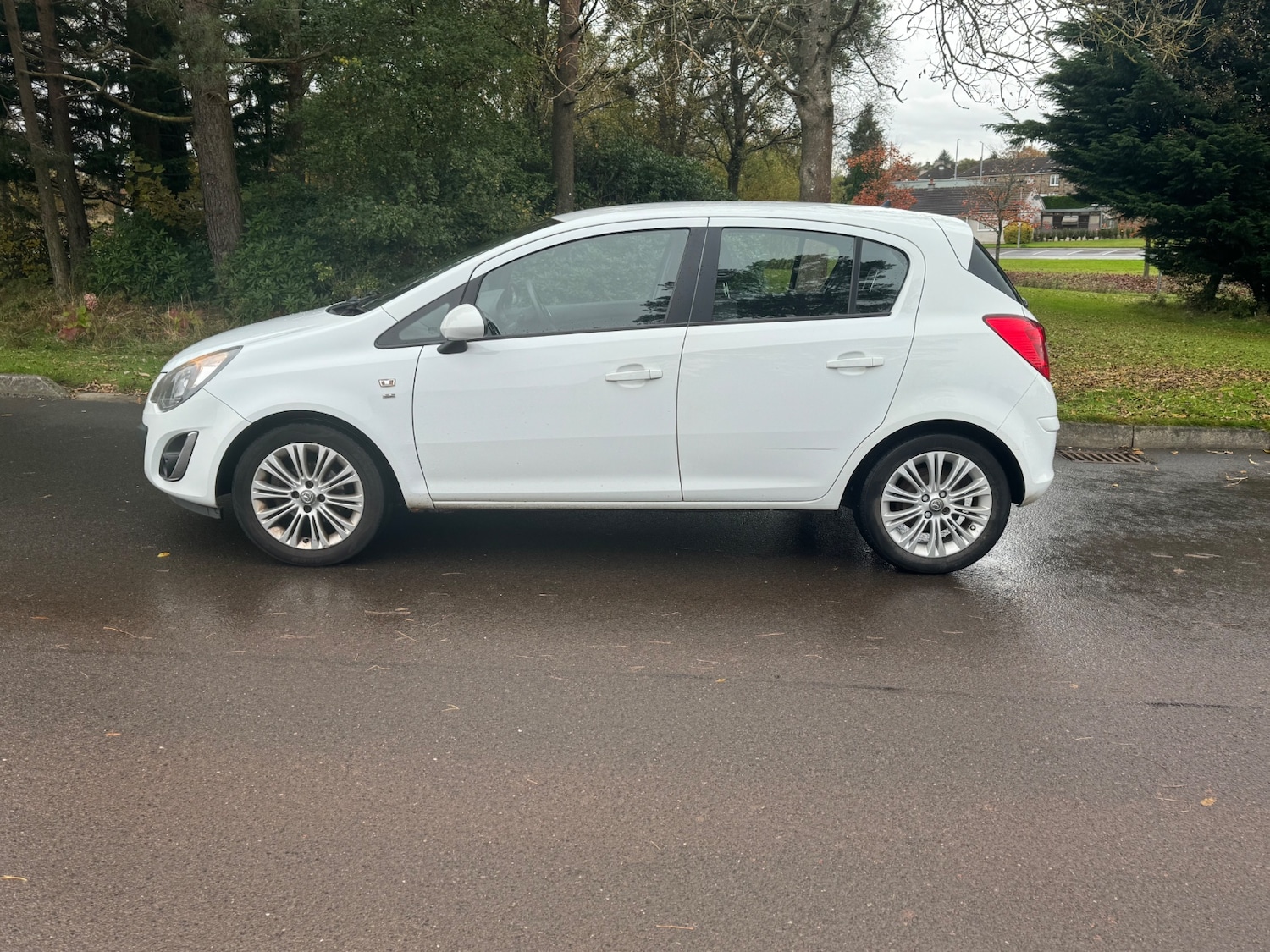 Used Vauxhall Corsa 2014 for sale - 76366640: Photo 2
