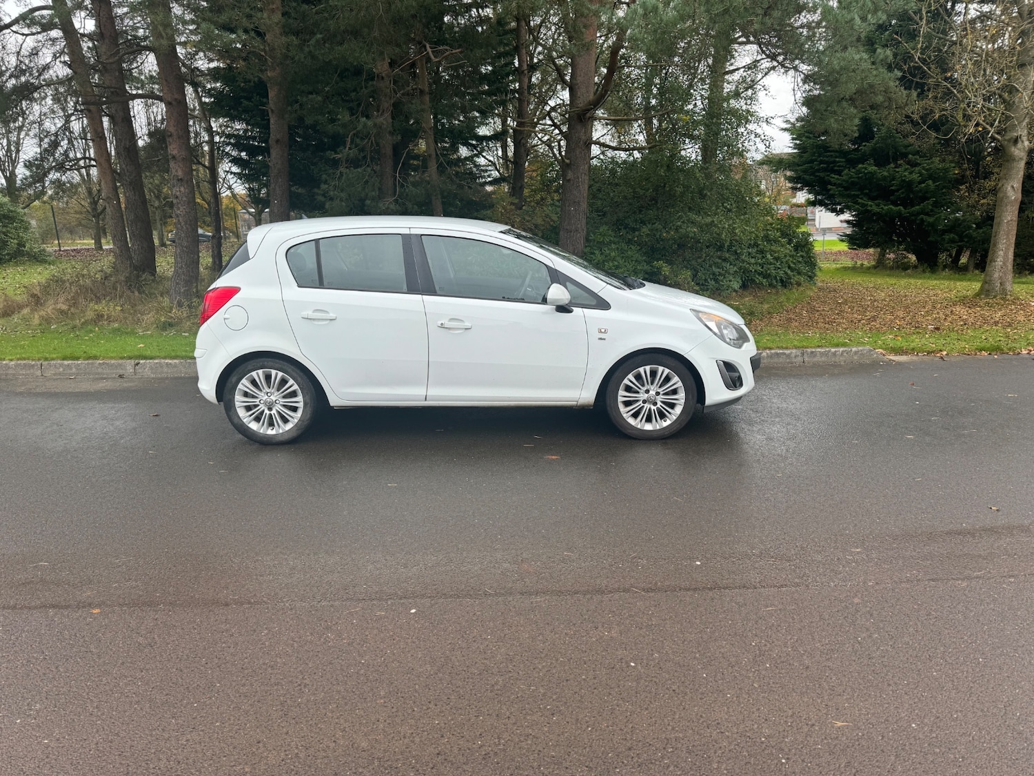 Used Vauxhall Corsa 2014 for sale - 76366640: Photo 3